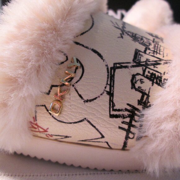 DKNY Gold Logo Furry Bevan Flat Slides NIB Sz 6 - Picture 6 of 8
